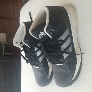 Adidas youth size 4